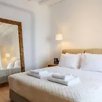 M Villa *
